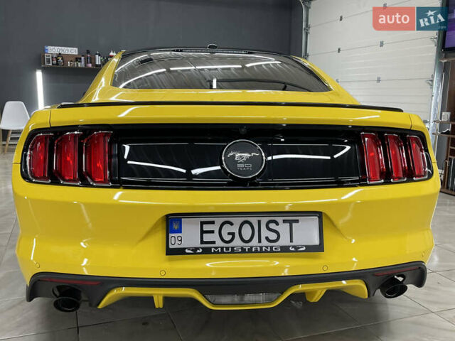 Желтый Форд Мустанг, объемом двигателя 2.26 л и пробегом 45 тыс. км за 21500 $, фото 5 на Automoto.ua