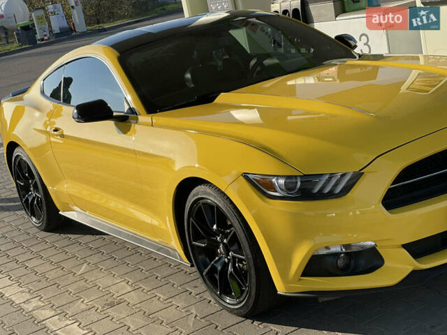Желтый Форд Мустанг, объемом двигателя 2.26 л и пробегом 45 тыс. км за 21500 $, фото 11 на Automoto.ua