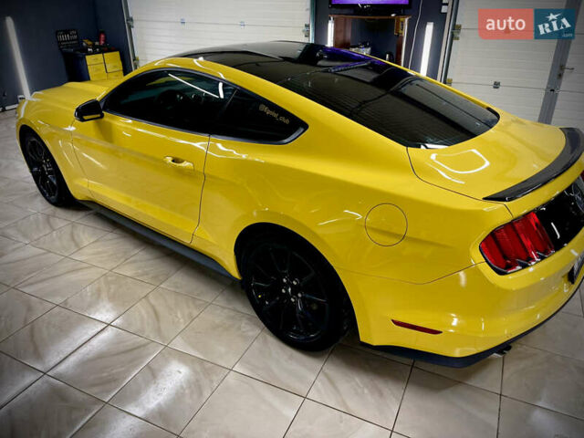 Желтый Форд Мустанг, объемом двигателя 2.26 л и пробегом 45 тыс. км за 21500 $, фото 4 на Automoto.ua
