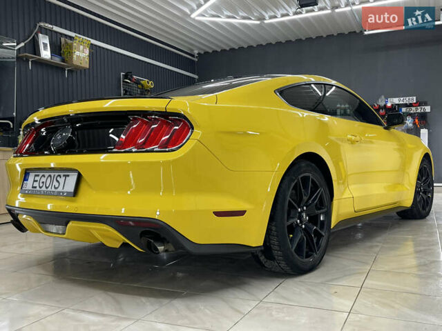 Желтый Форд Мустанг, объемом двигателя 2.26 л и пробегом 45 тыс. км за 21500 $, фото 9 на Automoto.ua