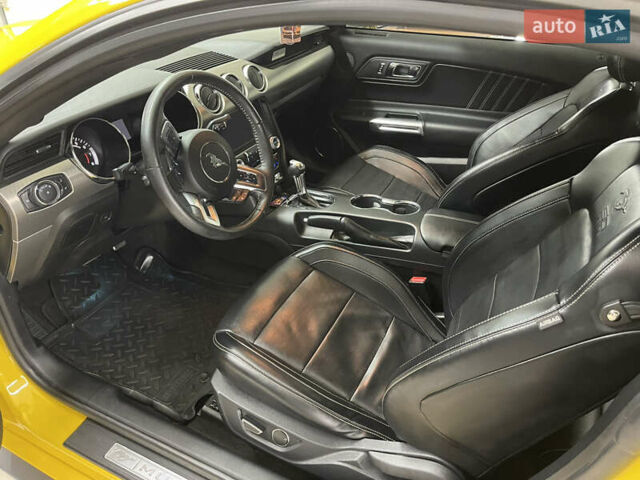 Желтый Форд Мустанг, объемом двигателя 2.26 л и пробегом 45 тыс. км за 21500 $, фото 14 на Automoto.ua