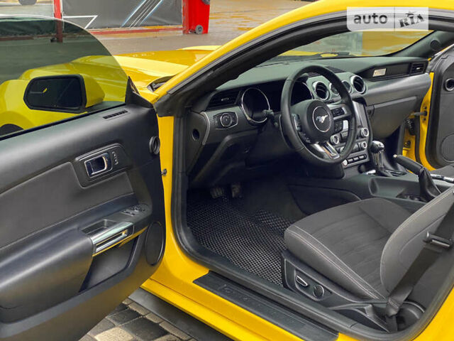Жовтий Форд Мустанг, об'ємом двигуна 2.3 л та пробігом 85 тис. км за 19700 $, фото 15 на Automoto.ua