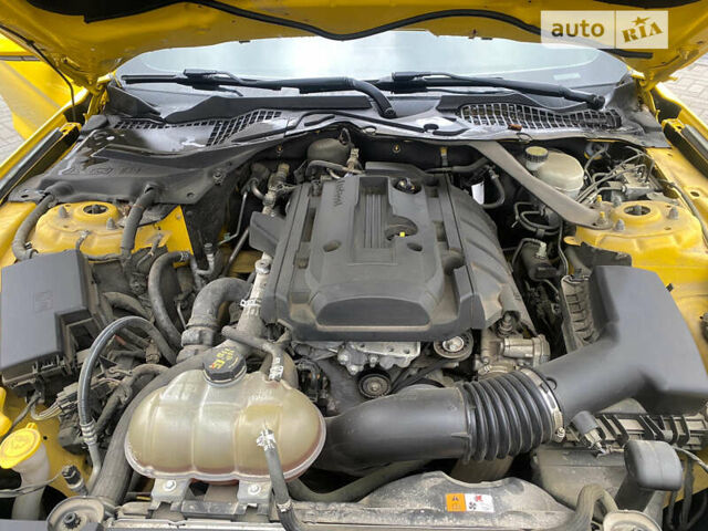 Желтый Форд Мустанг, объемом двигателя 2.3 л и пробегом 85 тыс. км за 19700 $, фото 22 на Automoto.ua