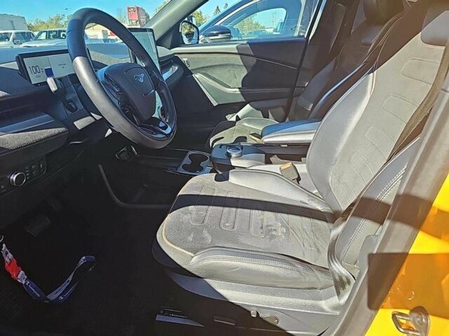 Жовтий Форд Мустанг, об'ємом двигуна 0 л та пробігом 50 тис. км за 18000 $, фото 4 на Automoto.ua