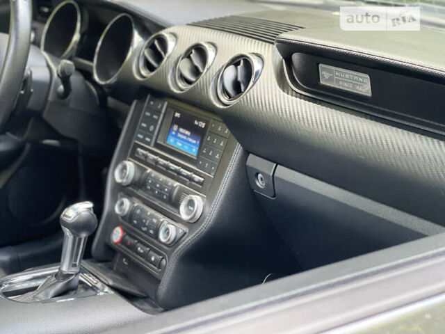 Сірий Форд Мустанг, об'ємом двигуна 3.7 л та пробігом 165 тис. км за 16000 $, фото 37 на Automoto.ua