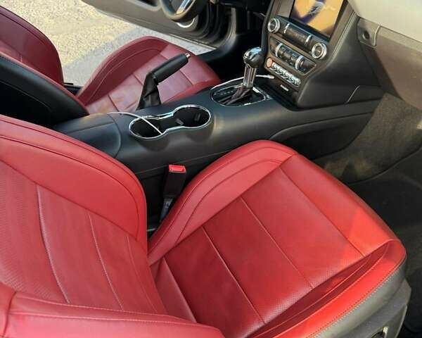 Серый Форд Мустанг, объемом двигателя 2.26 л и пробегом 31 тыс. км за 18000 $, фото 2 на Automoto.ua
