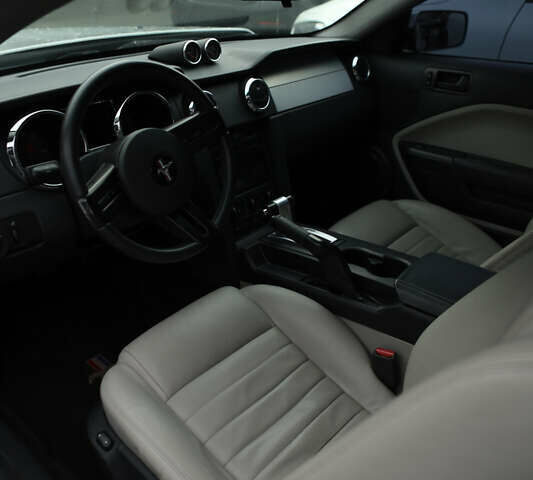 Сірий Форд Мустанг, об'ємом двигуна 4.61 л та пробігом 92 тис. км за 20000 $, фото 3 на Automoto.ua