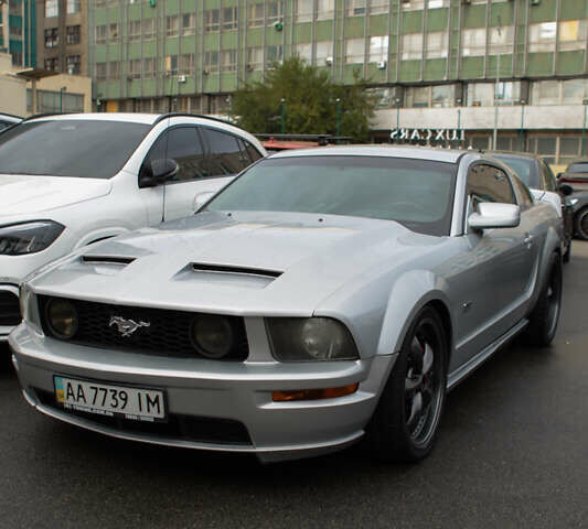 Серый Форд Мустанг, объемом двигателя 4.61 л и пробегом 92 тыс. км за 17500 $, фото 7 на Automoto.ua