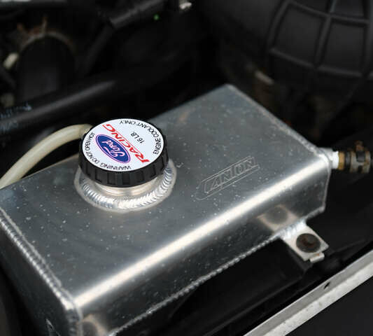 Сірий Форд Мустанг, об'ємом двигуна 4.61 л та пробігом 92 тис. км за 20000 $, фото 10 на Automoto.ua