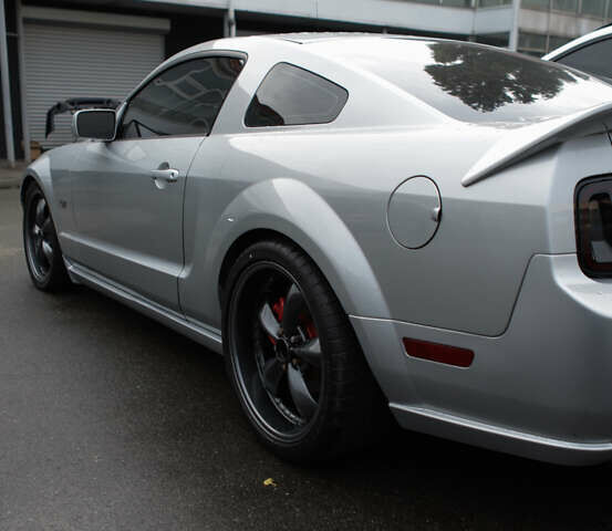 Серый Форд Мустанг, объемом двигателя 4.61 л и пробегом 92 тыс. км за 17500 $, фото 6 на Automoto.ua