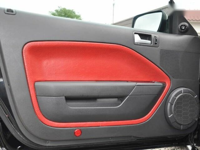 Сірий Форд Мустанг, об'ємом двигуна 4.6 л та пробігом 115 тис. км за 13000 $, фото 24 на Automoto.ua