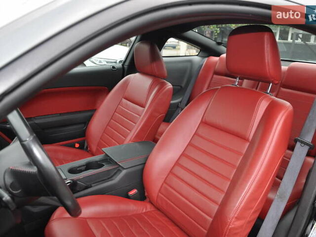 Серый Форд Мустанг, объемом двигателя 4.61 л и пробегом 115 тыс. км за 13000 $, фото 21 на Automoto.ua