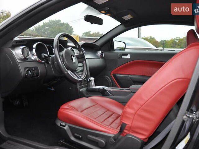 Серый Форд Мустанг, объемом двигателя 4.61 л и пробегом 115 тыс. км за 13000 $, фото 16 на Automoto.ua