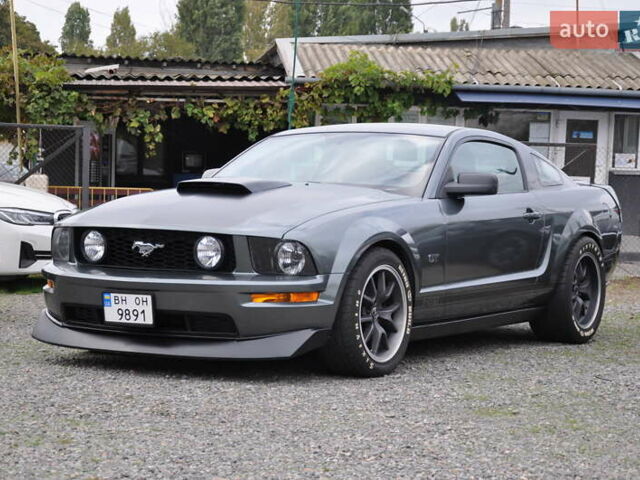 Серый Форд Мустанг, объемом двигателя 4.61 л и пробегом 115 тыс. км за 13000 $, фото 1 на Automoto.ua