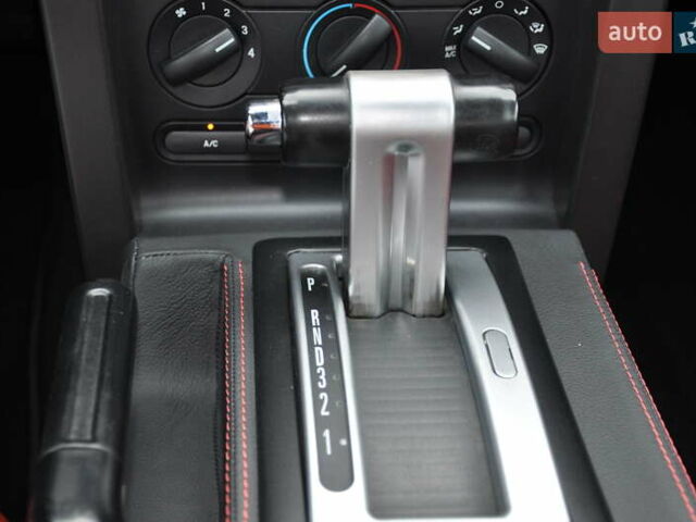 Серый Форд Мустанг, объемом двигателя 4.61 л и пробегом 115 тыс. км за 13000 $, фото 20 на Automoto.ua