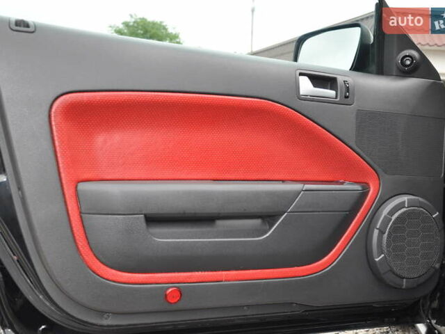 Серый Форд Мустанг, объемом двигателя 4.61 л и пробегом 115 тыс. км за 13000 $, фото 24 на Automoto.ua