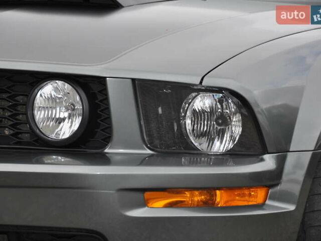 Серый Форд Мустанг, объемом двигателя 4.61 л и пробегом 115 тыс. км за 13000 $, фото 4 на Automoto.ua