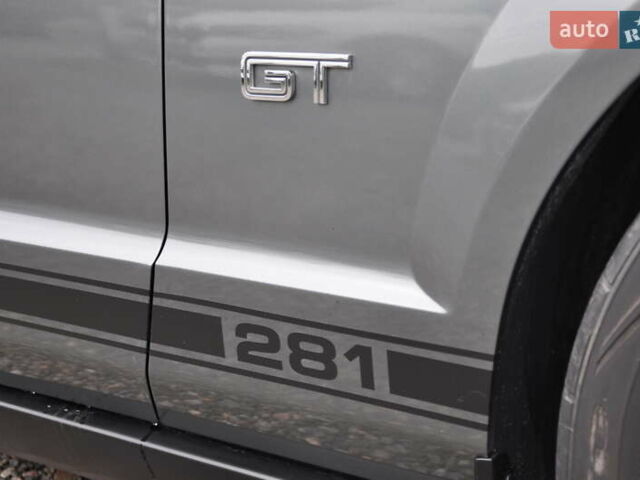 Серый Форд Мустанг, объемом двигателя 4.61 л и пробегом 115 тыс. км за 13000 $, фото 8 на Automoto.ua