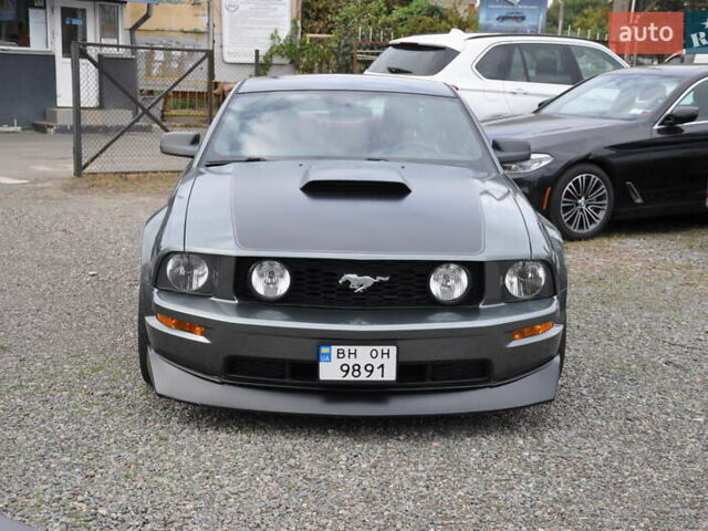 Серый Форд Мустанг, объемом двигателя 4.61 л и пробегом 115 тыс. км за 13000 $, фото 2 на Automoto.ua