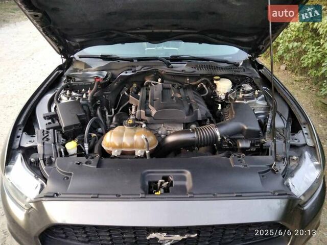 Сірий Форд Мустанг, об'ємом двигуна 2.26 л та пробігом 178 тис. км за 13100 $, фото 5 на Automoto.ua