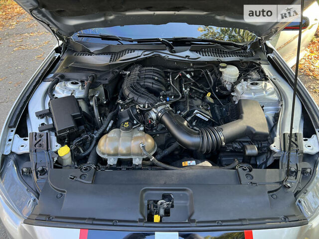 Сірий Форд Мустанг, об'ємом двигуна 3.7 л та пробігом 129 тис. км за 16200 $, фото 48 на Automoto.ua