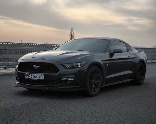 Сірий Форд Мустанг, об'ємом двигуна 2.26 л та пробігом 82 тис. км за 17000 $, фото 2 на Automoto.ua