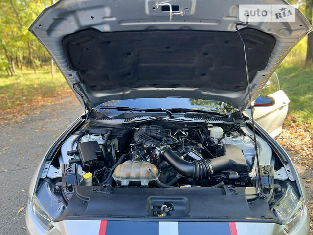 Серый Форд Мустанг, объемом двигателя 3.7 л и пробегом 129 тыс. км за 16200 $, фото 79 на Automoto.ua