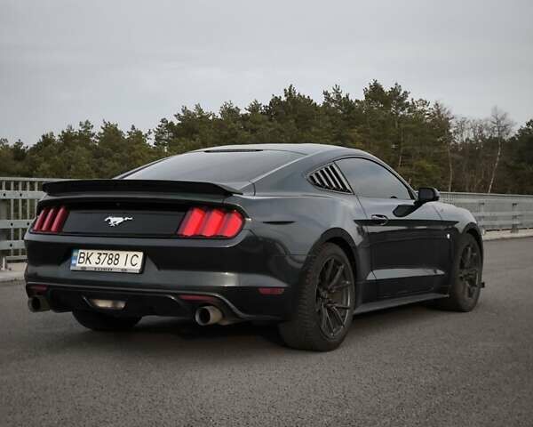 Сірий Форд Мустанг, об'ємом двигуна 2.26 л та пробігом 82 тис. км за 17000 $, фото 4 на Automoto.ua