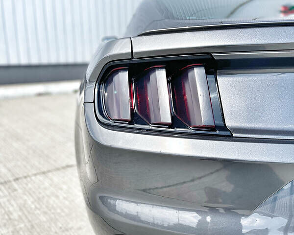 Сірий Форд Мустанг, об'ємом двигуна 3.7 л та пробігом 62 тис. км за 18500 $, фото 5 на Automoto.ua