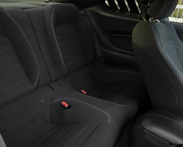 Сірий Форд Мустанг, об'ємом двигуна 2.26 л та пробігом 82 тис. км за 17000 $, фото 11 на Automoto.ua