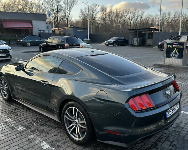 Серый Форд Мустанг, объемом двигателя 2.26 л и пробегом 151 тыс. км за 15000 $, фото 5 на Automoto.ua