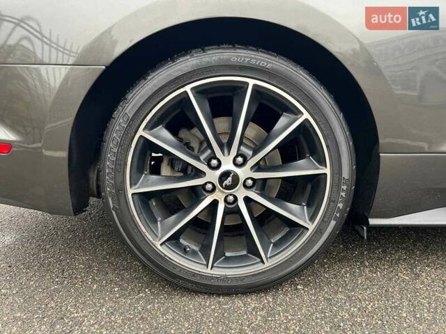 Сірий Форд Мустанг, об'ємом двигуна 2.26 л та пробігом 77 тис. км за 14000 $, фото 8 на Automoto.ua