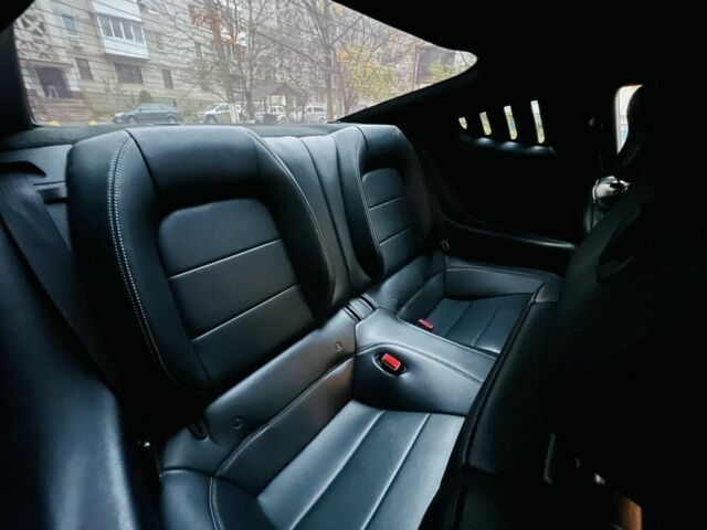 Серый Форд Мустанг, объемом двигателя 2.26 л и пробегом 145 тыс. км за 14800 $, фото 10 на Automoto.ua