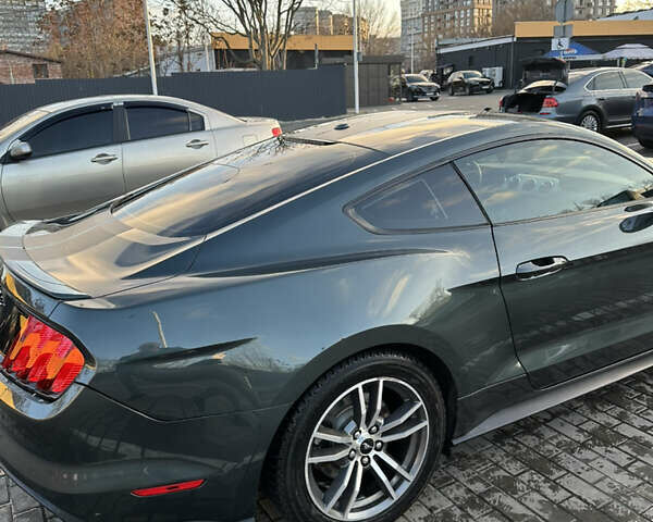 Серый Форд Мустанг, объемом двигателя 2.26 л и пробегом 151 тыс. км за 15000 $, фото 3 на Automoto.ua