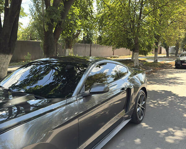 Серый Форд Мустанг, объемом двигателя 2.26 л и пробегом 166 тыс. км за 13500 $, фото 11 на Automoto.ua