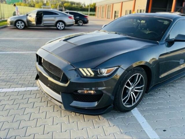 Серый Форд Мустанг, объемом двигателя 2.26 л и пробегом 145 тыс. км за 15200 $, фото 8 на Automoto.ua