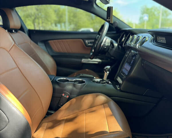 Сірий Форд Мустанг, об'ємом двигуна 2.3 л та пробігом 125 тис. км за 13999 $, фото 24 на Automoto.ua