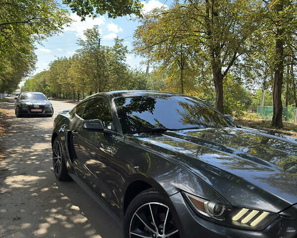 Серый Форд Мустанг, объемом двигателя 2.26 л и пробегом 166 тыс. км за 13500 $, фото 3 на Automoto.ua