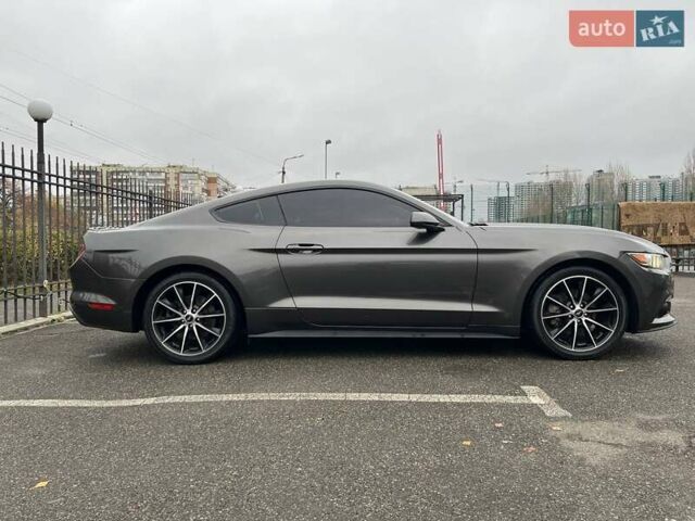 Сірий Форд Мустанг, об'ємом двигуна 2.26 л та пробігом 77 тис. км за 14000 $, фото 5 на Automoto.ua