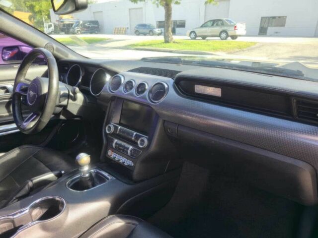 Сірий Форд Мустанг, об'ємом двигуна 5 л та пробігом 72 тис. км за 9900 $, фото 7 на Automoto.ua