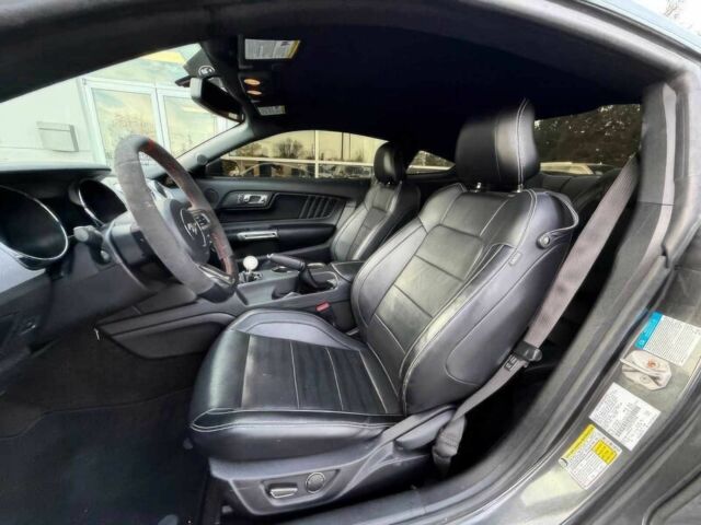 Серый Форд Мустанг, объемом двигателя 5 л и пробегом 76 тыс. км за 4500 $, фото 8 на Automoto.ua