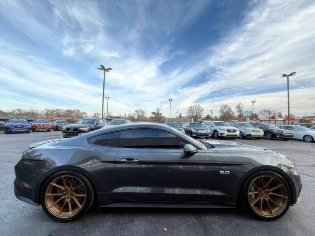 Серый Форд Мустанг, объемом двигателя 5 л и пробегом 76 тыс. км за 4500 $, фото 3 на Automoto.ua