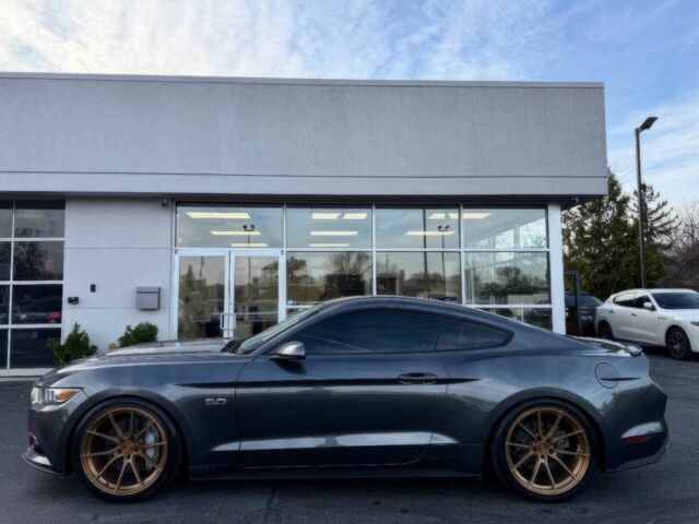 Серый Форд Мустанг, объемом двигателя 5 л и пробегом 76 тыс. км за 4500 $, фото 4 на Automoto.ua