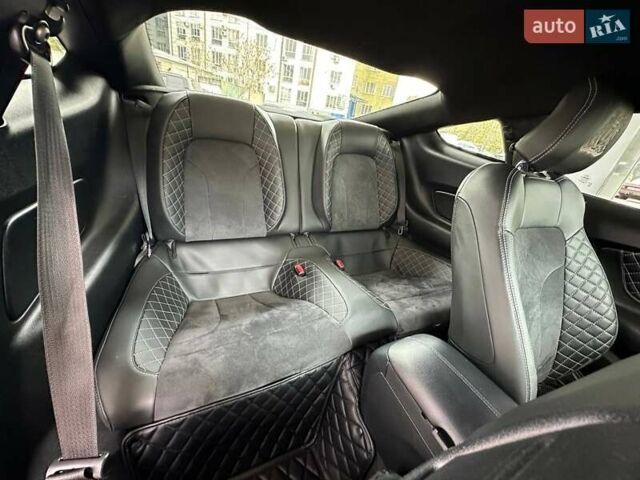 Серый Форд Мустанг, объемом двигателя 2.3 л и пробегом 143 тыс. км за 15400 $, фото 7 на Automoto.ua