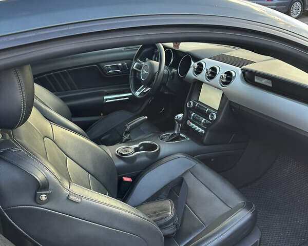 Серый Форд Мустанг, объемом двигателя 2.26 л и пробегом 151 тыс. км за 15000 $, фото 8 на Automoto.ua