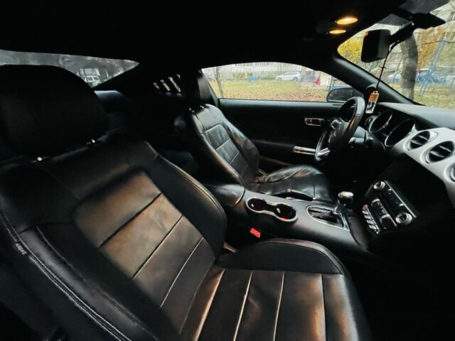 Серый Форд Мустанг, объемом двигателя 2.26 л и пробегом 145 тыс. км за 15200 $, фото 13 на Automoto.ua