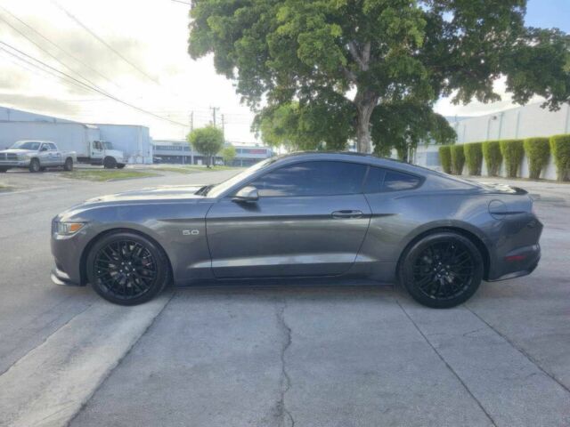 Сірий Форд Мустанг, об'ємом двигуна 5 л та пробігом 72 тис. км за 9900 $, фото 3 на Automoto.ua