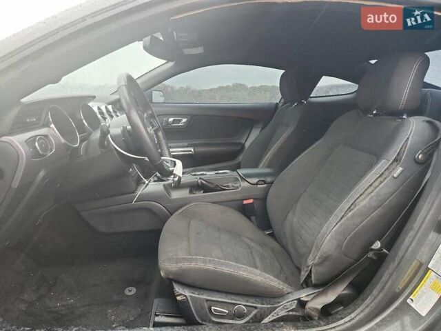 Сірий Форд Мустанг, об'ємом двигуна 2.26 л та пробігом 109 тис. км за 2950 $, фото 6 на Automoto.ua