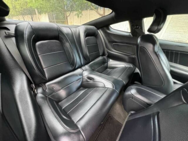 Серый Форд Мустанг, объемом двигателя 5 л и пробегом 70 тыс. км за 8000 $, фото 11 на Automoto.ua