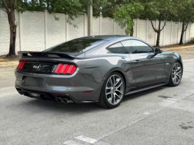 Серый Форд Мустанг, объемом двигателя 5 л и пробегом 70 тыс. км за 8000 $, фото 5 на Automoto.ua